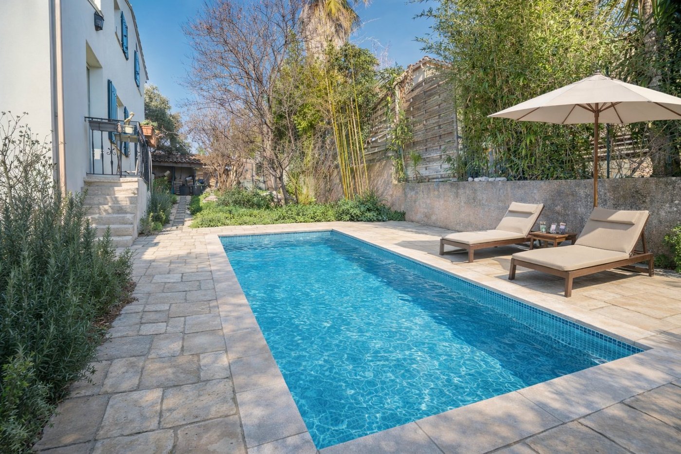 Piscine après projection IA