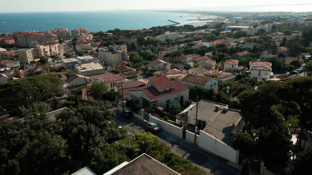 Vue aérienne drone d'un bien immobilier à Sète