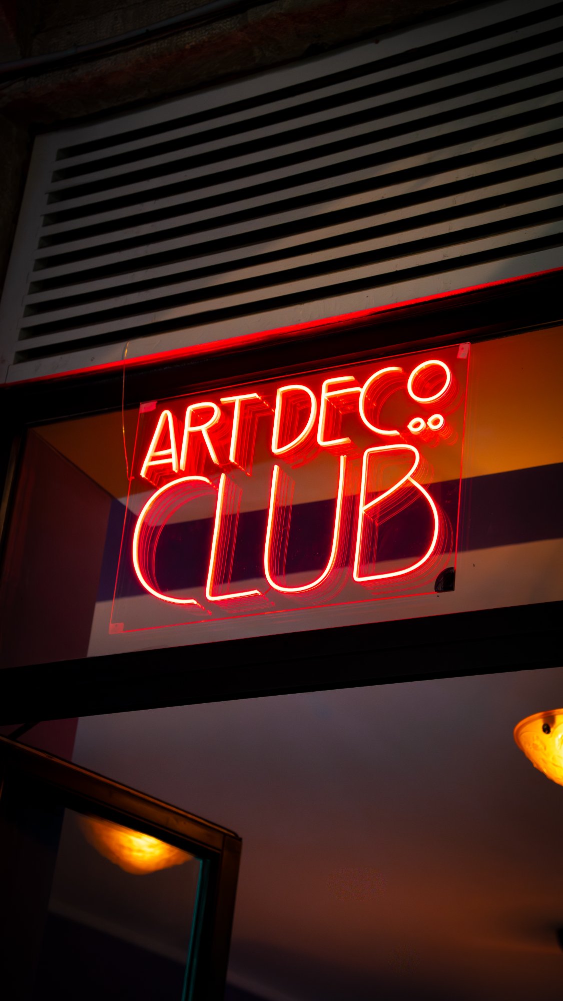 Enseigne neon Art Deco Club Montpellier