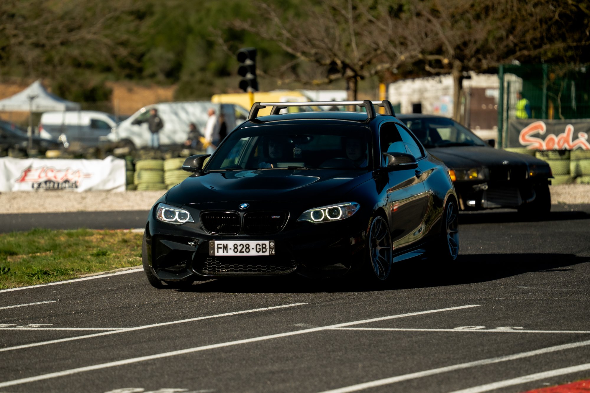 BMW M2 noire circuit drift