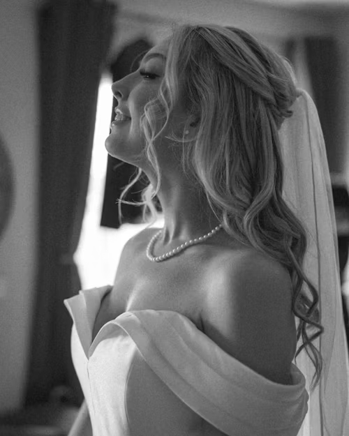 Mariée preparation noir et blanc voile
