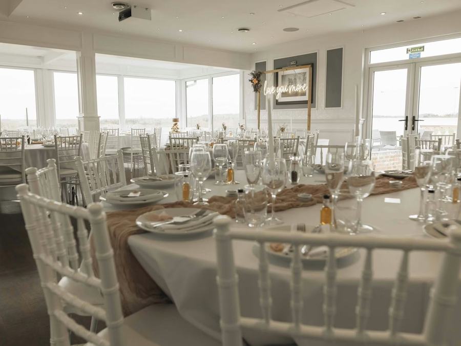 Salle reception mariage neon